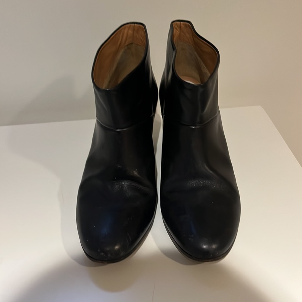 Maison Margiela booties. Well loved but extremely amazing quality. - Picture 5 of 9